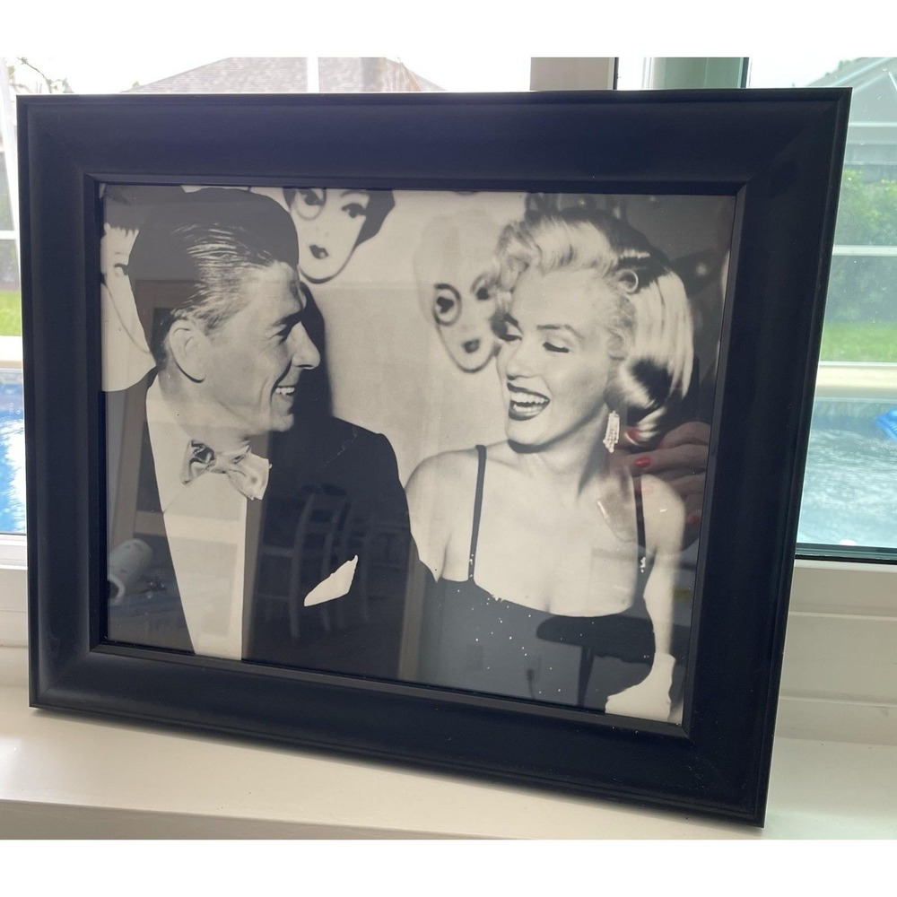 Vintage 1959 Photo Ronald Reagan & Marilyn Monroe 17"x24" Wood Framed. Mint!